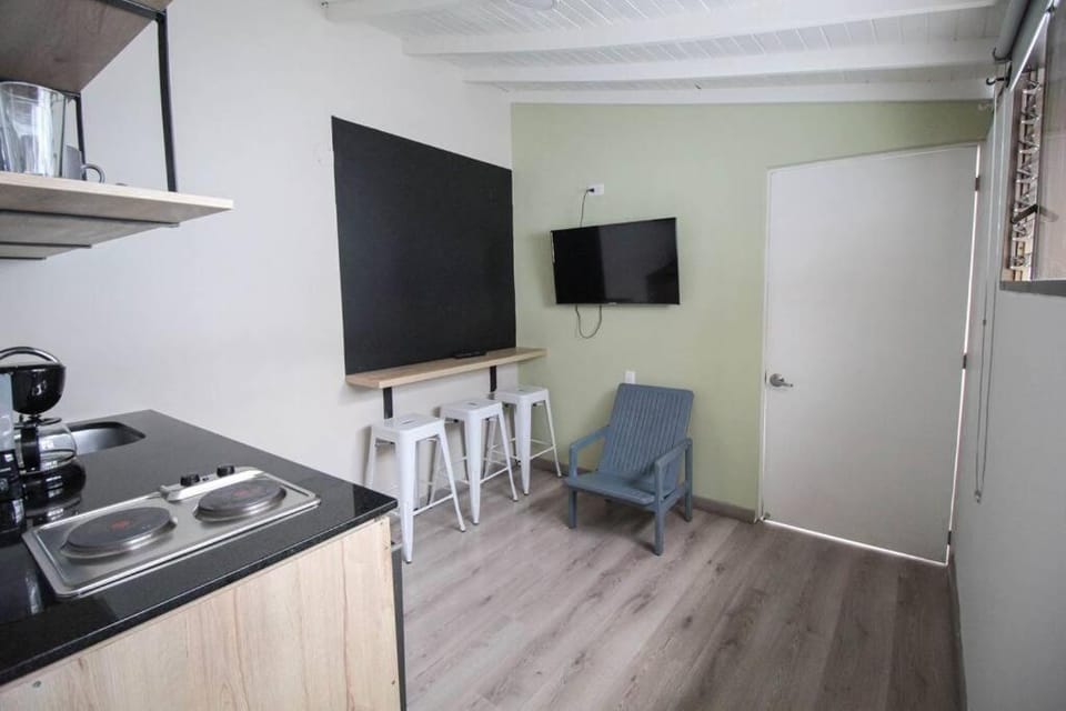 Hospedaje cerca a Provenza en el Poblado - MAN301 By Roots Rentals Apartment in Medellin