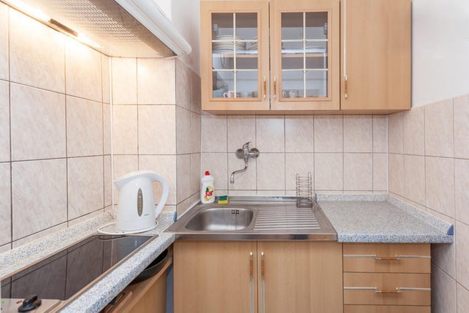 Coffee/tea facilities, Kitchen or kitchenette, Photo of the whole room, Food, Drinks