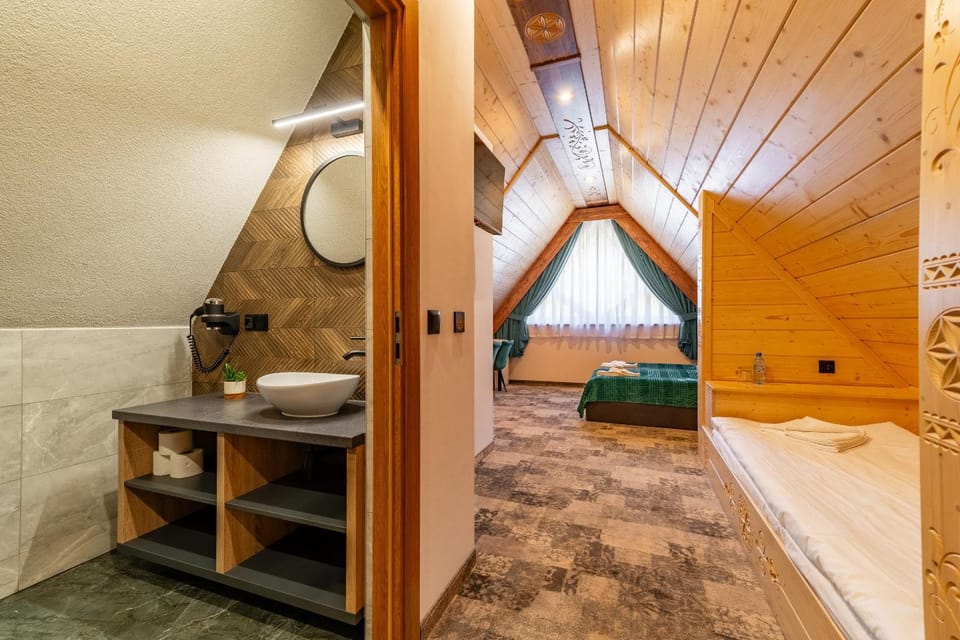 Bed, Bathroom, Photo of the whole room