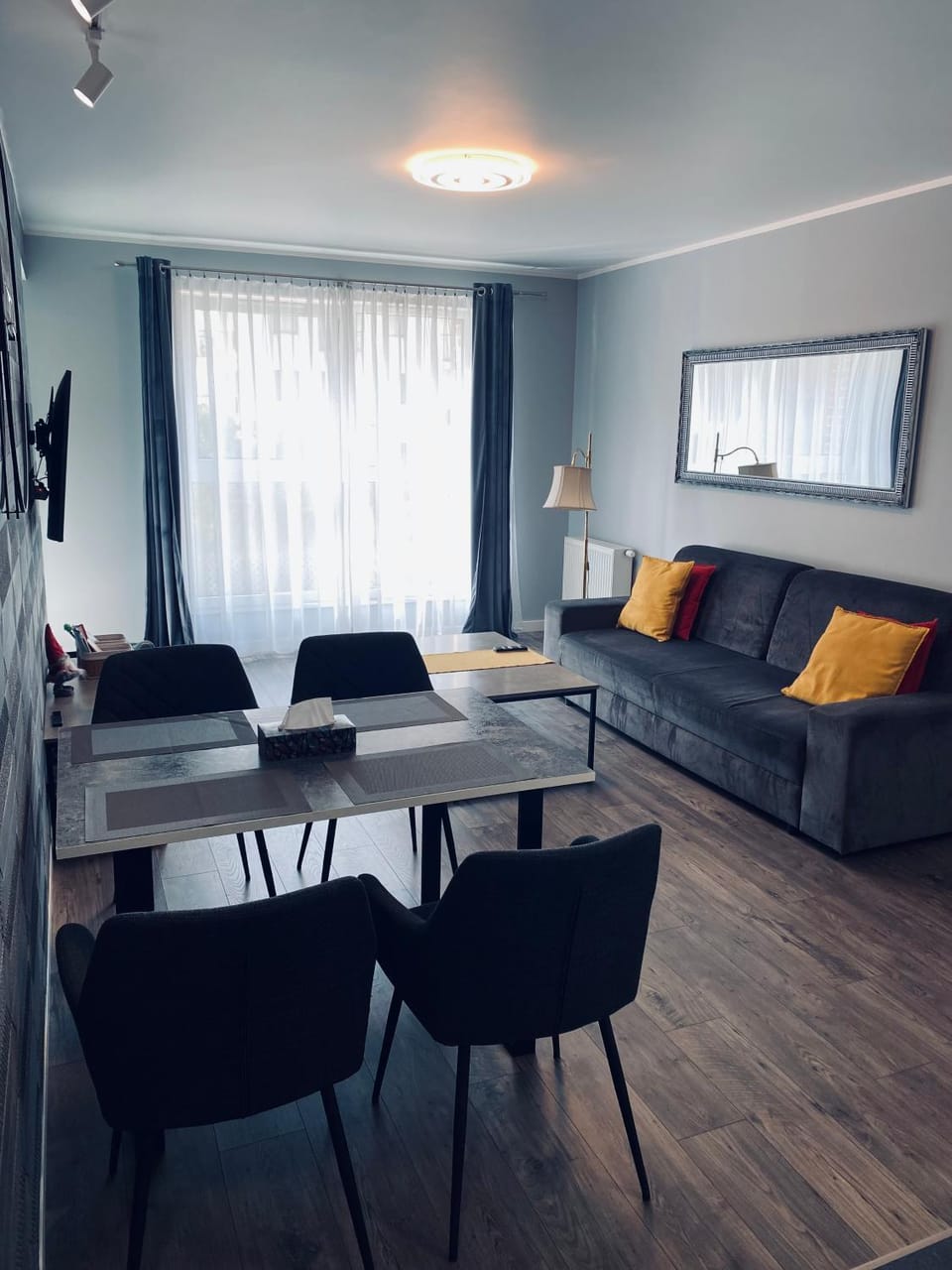 Communal lounge/ TV room