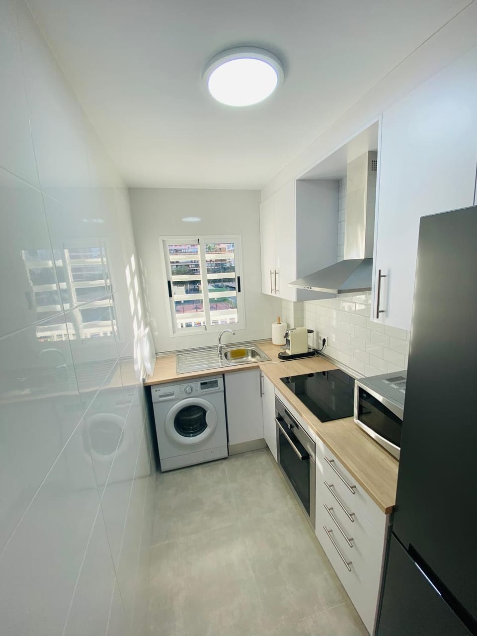 Amplio apartamento con vistas al mar, parking y wifi Apartment in Alicante
