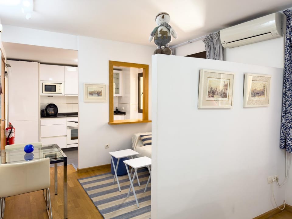 Kitchen or kitchenette, Living room, Dining area