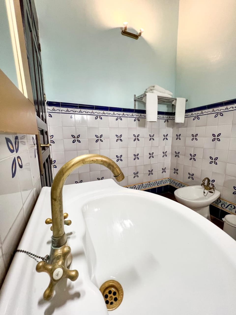 Toilet, Bathroom, Bath, towels