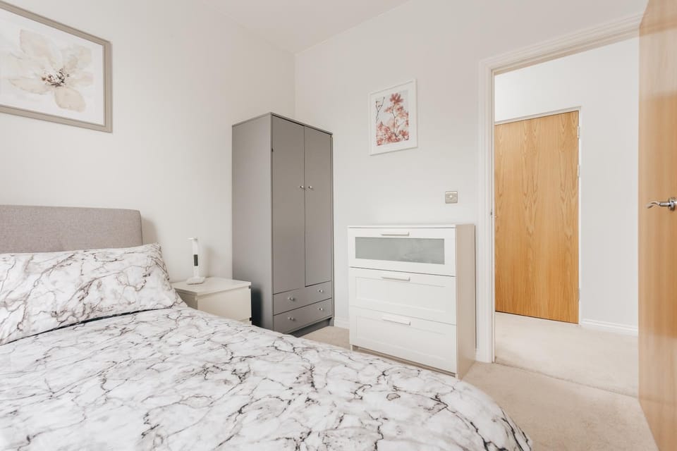 Bedroom, wardrobe