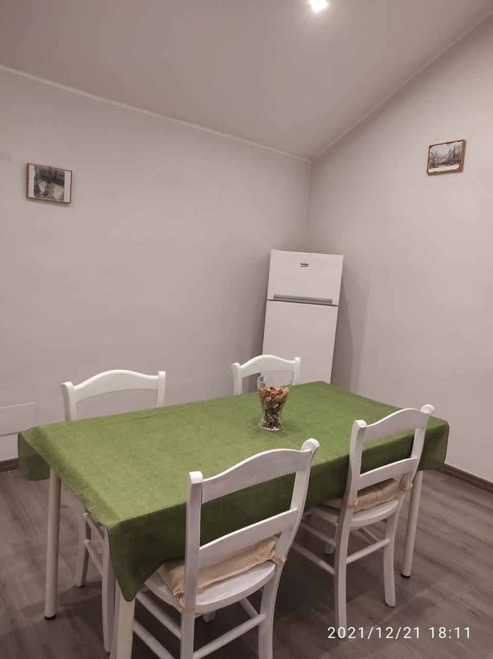 Dining area, kitchen
