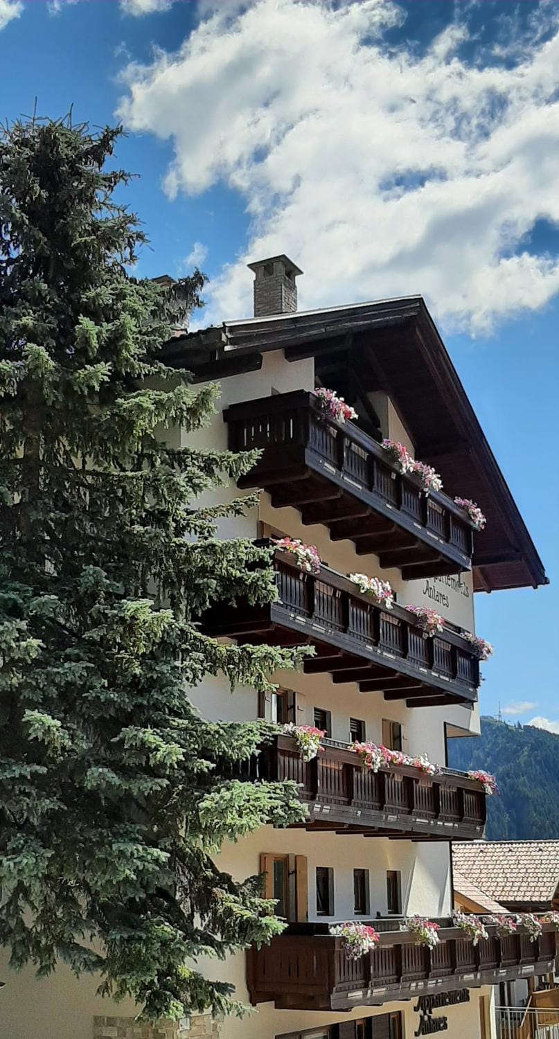 Property building, Natural landscape, View (from property/room), Balcony/Terrace, Mountain view