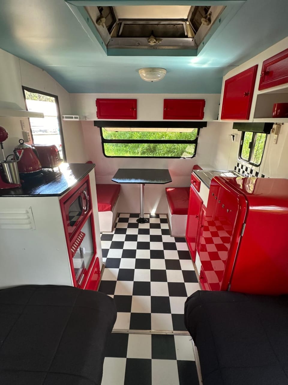 Kitchen or kitchenette, Seating area, Dining area
