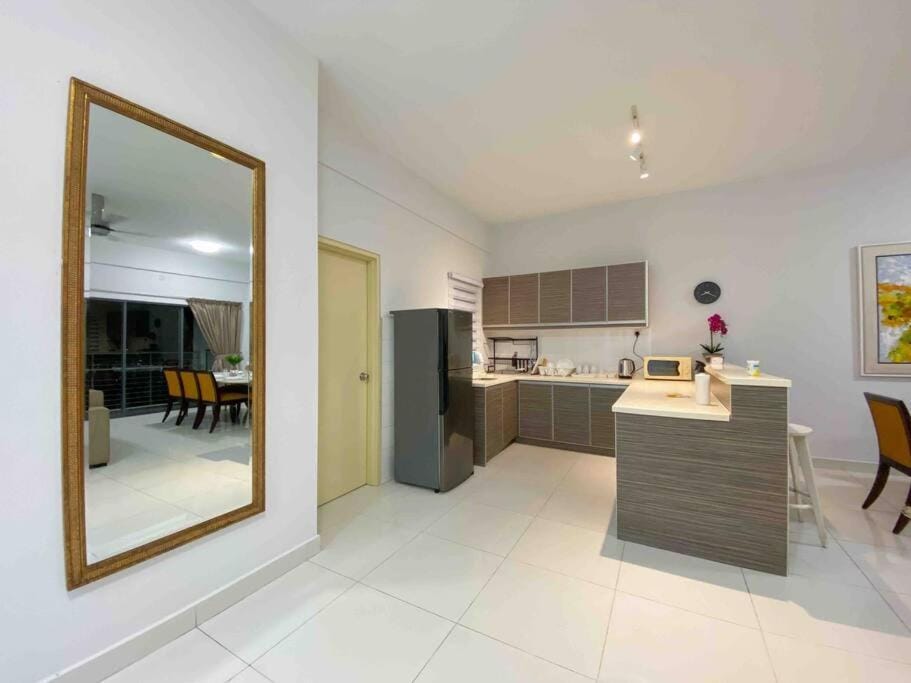 Kitchen or kitchenette, Communal kitchen