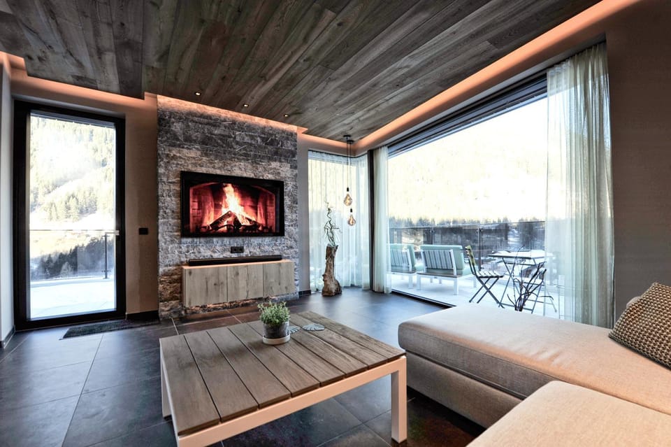 View (from property/room), Living room, Seating area