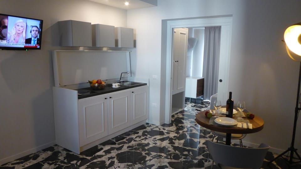 Kitchen or kitchenette