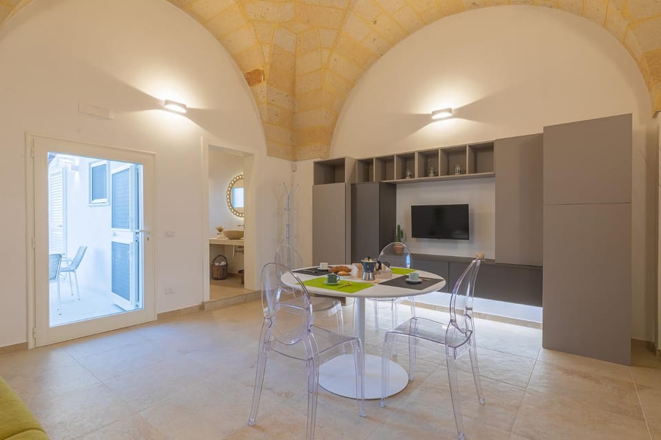 TV and multimedia, Dining area
