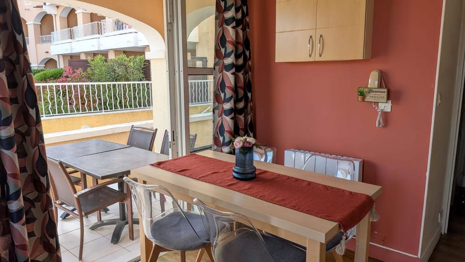 Cap Estérel, 2 pièces, jardin, vue mer et piscine Apartment in Saint-Raphael