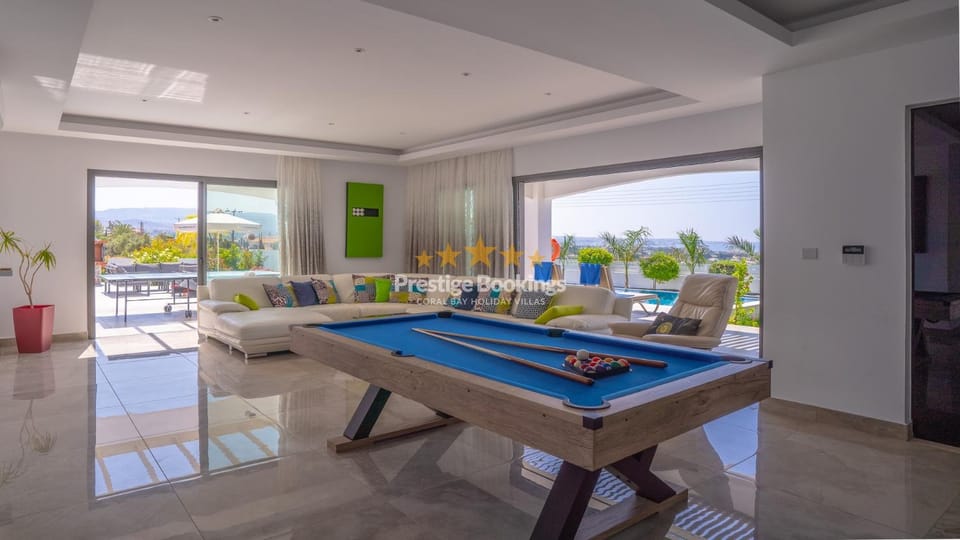 Billiard, Living room