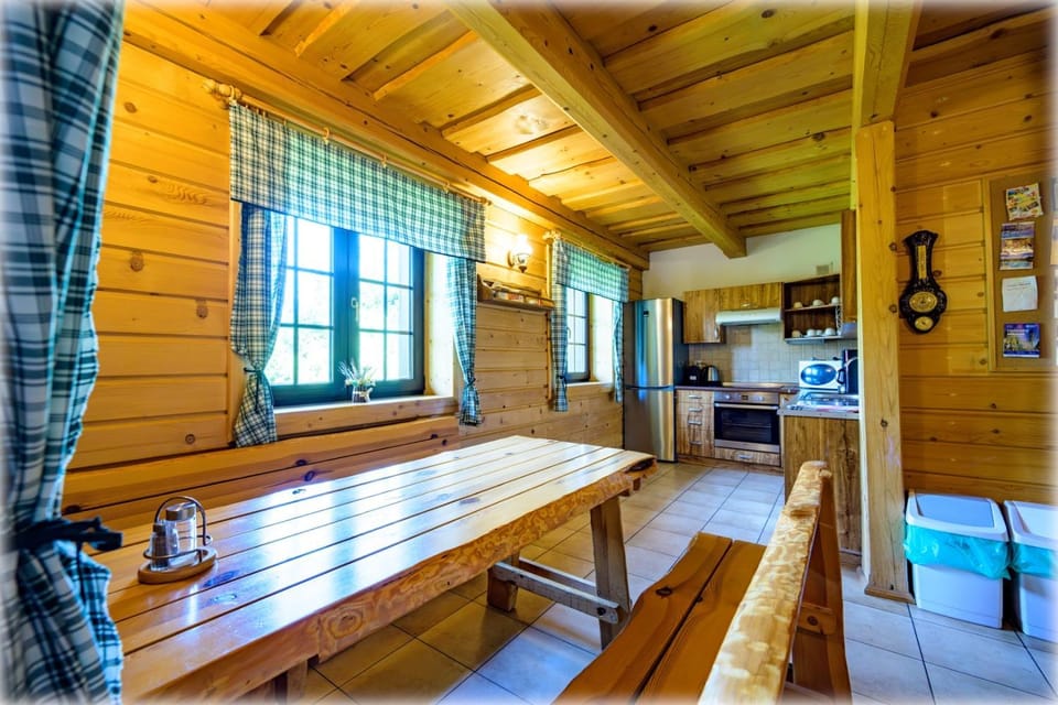 Seating area, kitchen