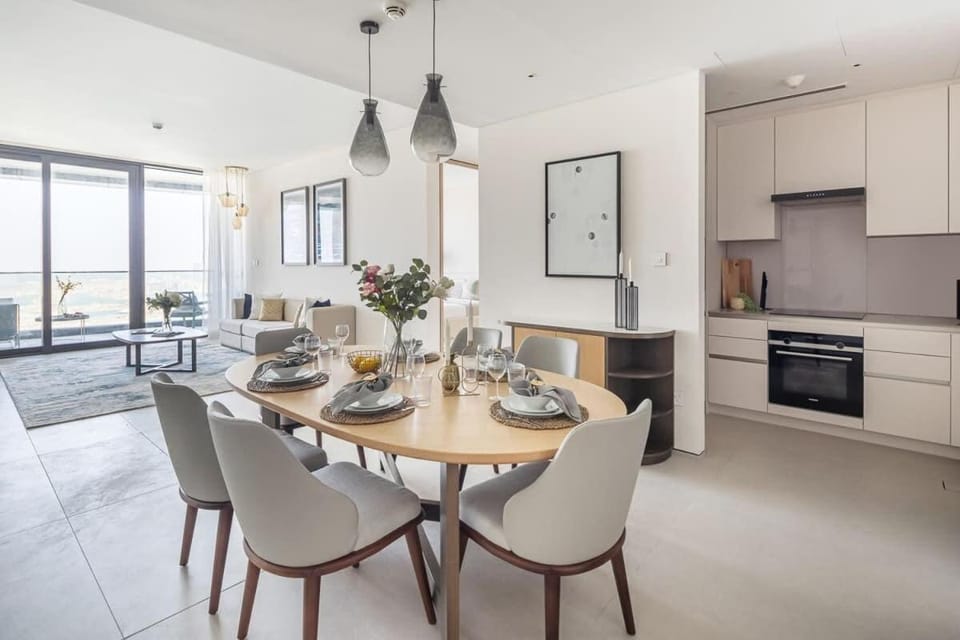 Frank Porter - The Address JBR Apartment in Dubai
