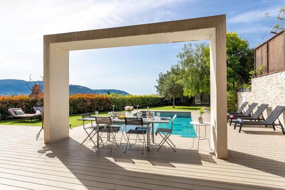 Dining area, Swimming pool