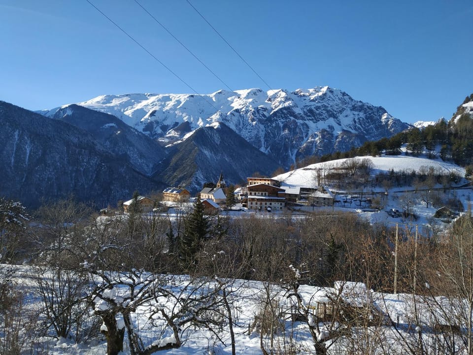 Appartement rez de jardin montée de l'alpe d'Huez Apartment in Provence-Alpes-Côte d'Azur