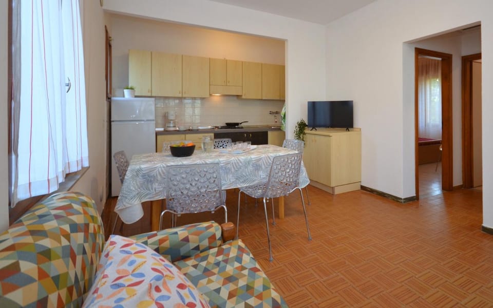 TV and multimedia, Kitchen or kitchenette, Dining area