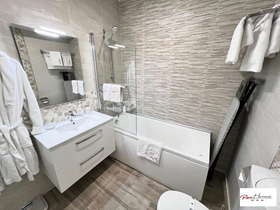Toilet, Bathroom, Bath, towels