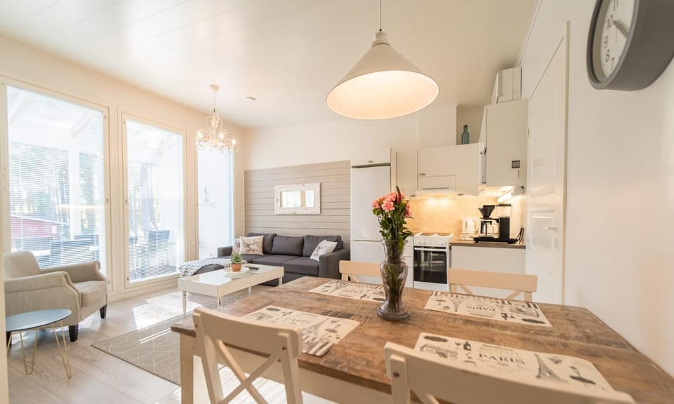 Seating area, Dining area