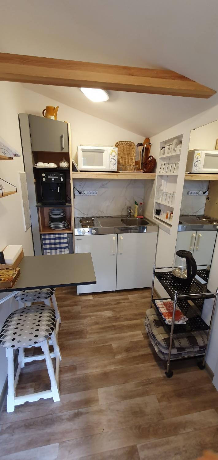 Kitchen or kitchenette