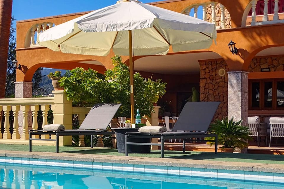 Decorative detail, Swimming pool, sunbed