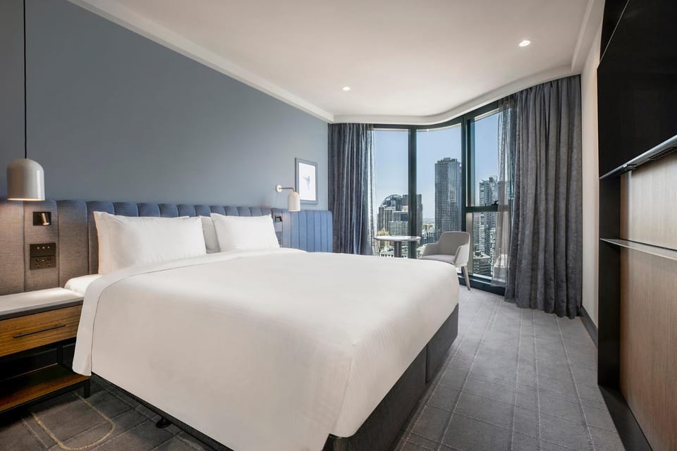 TV and multimedia, Photo of the whole room, Bedroom, City view