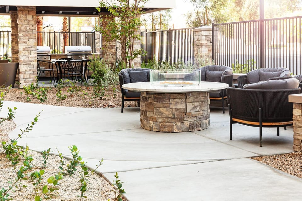 Patio, BBQ facilities