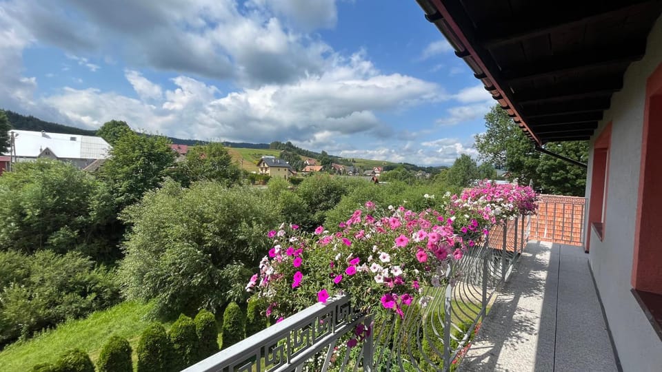 View (from property/room), Balcony/Terrace, Garden view