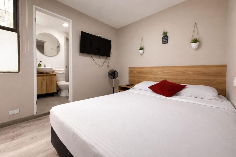 Bathroom, TV and multimedia, Bedroom, Public Bath