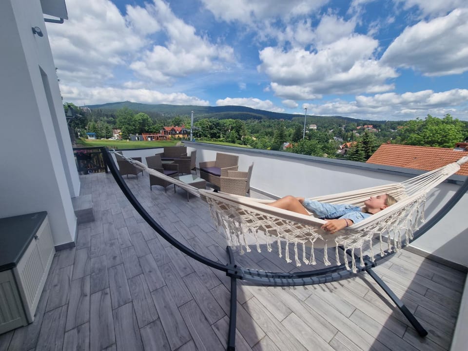 Balcony/Terrace, Mountain view