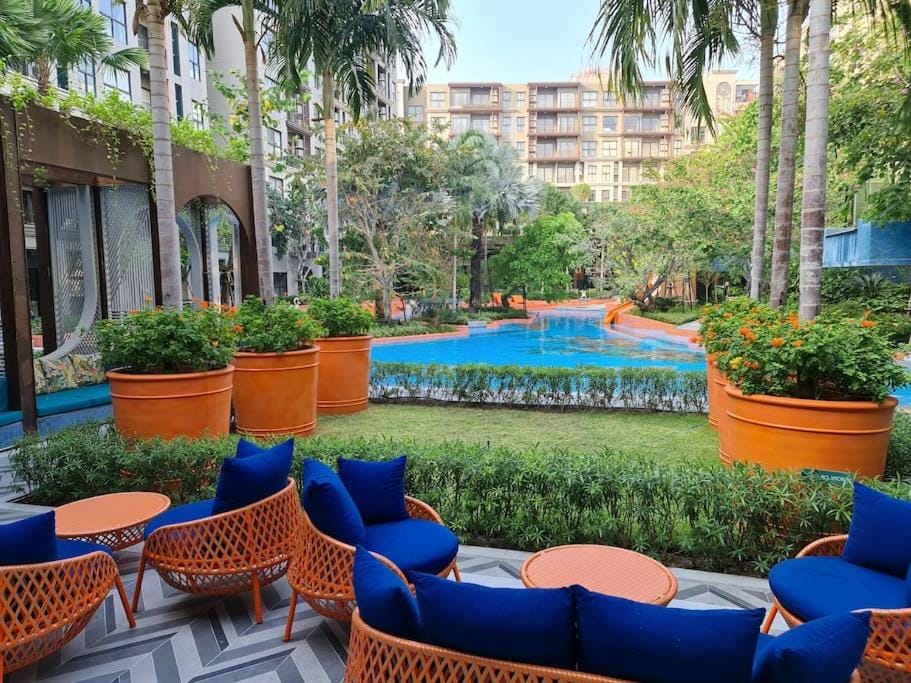 Property building, Swimming pool