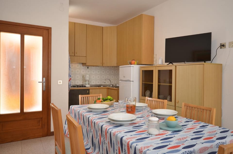 TV and multimedia, Kitchen or kitchenette, Dining area