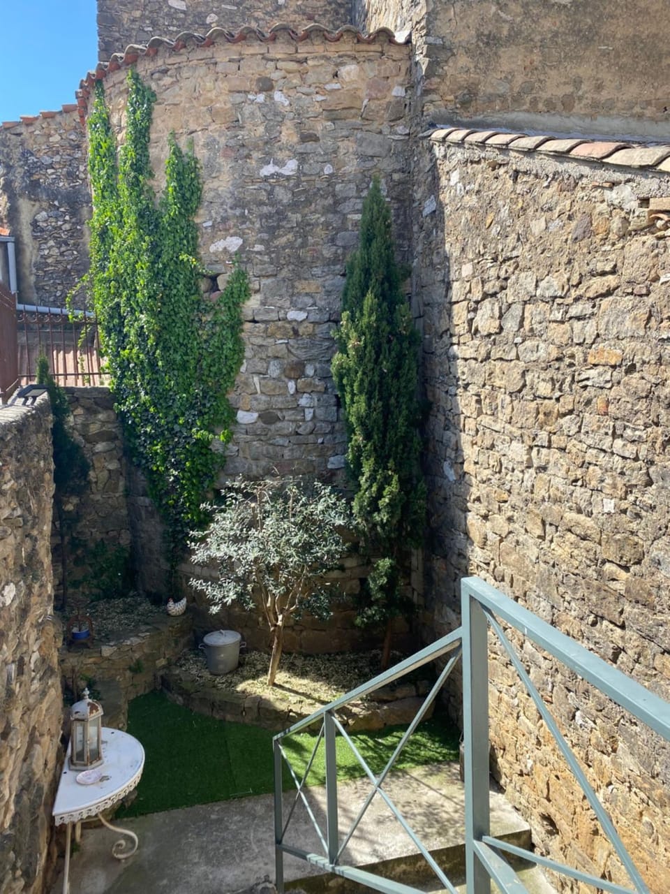 Property building, Garden view