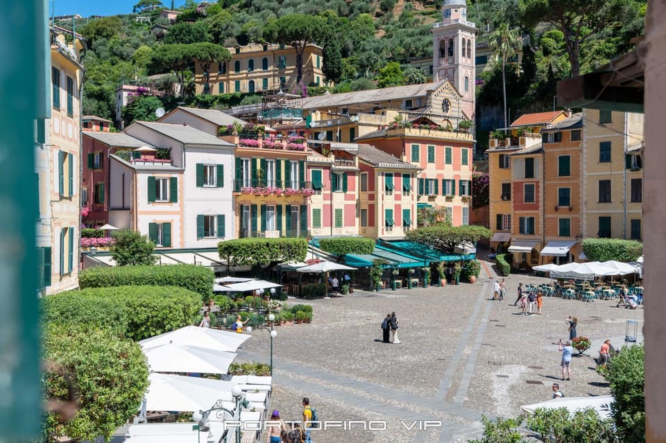 Property building, Nearby landmark, Neighbourhood, Natural landscape, Street view
