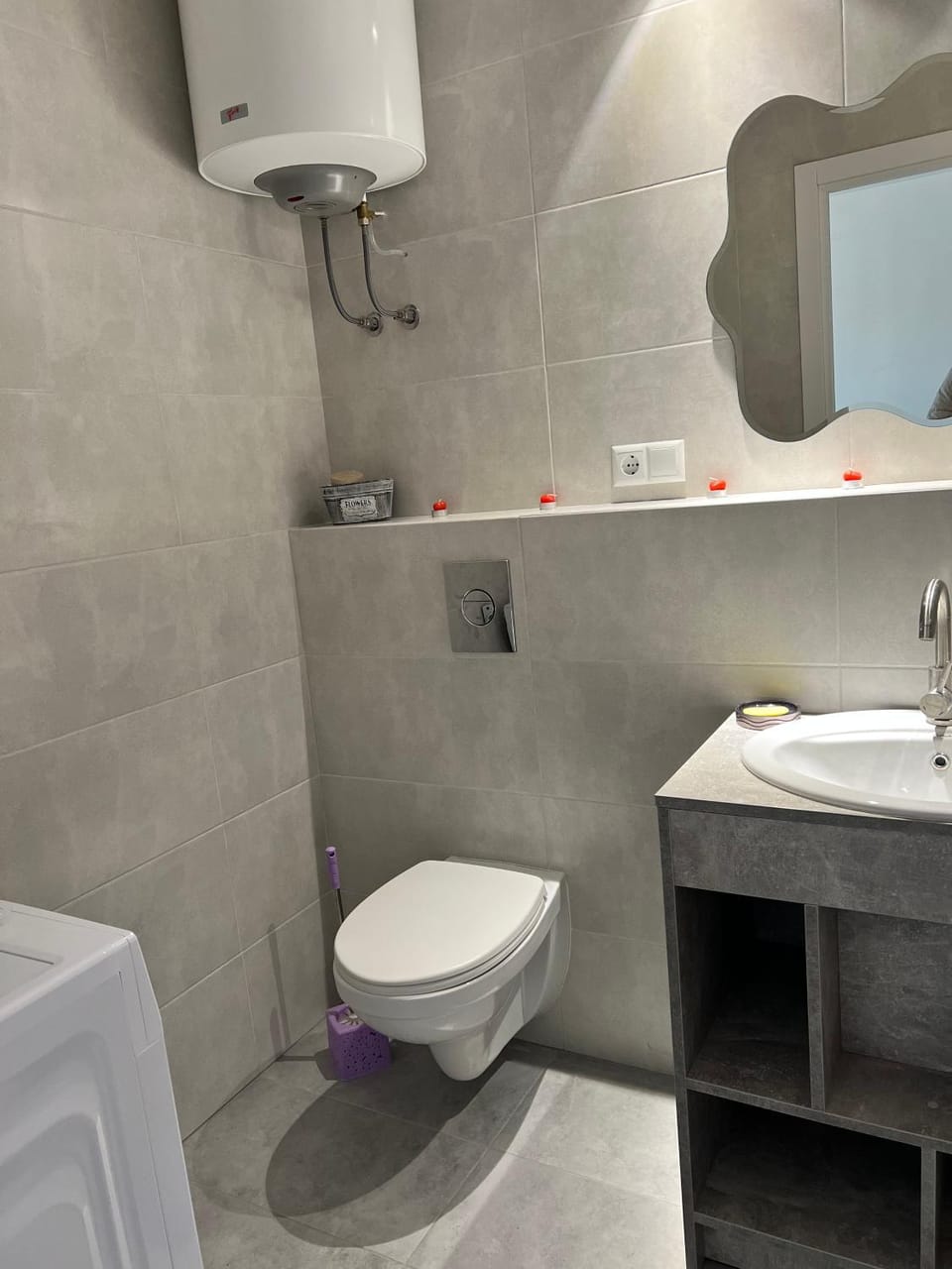 Toilet, Bathroom, towels