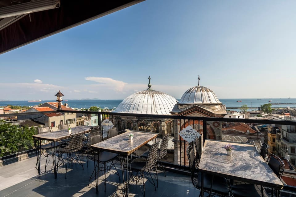 Nearby landmark, Natural landscape, Balcony/Terrace, Balcony/Terrace, Sea view