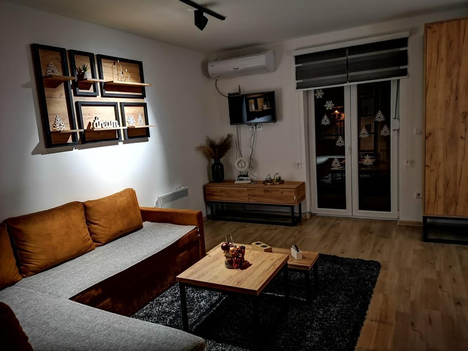 Living room, Seating area, air conditioner