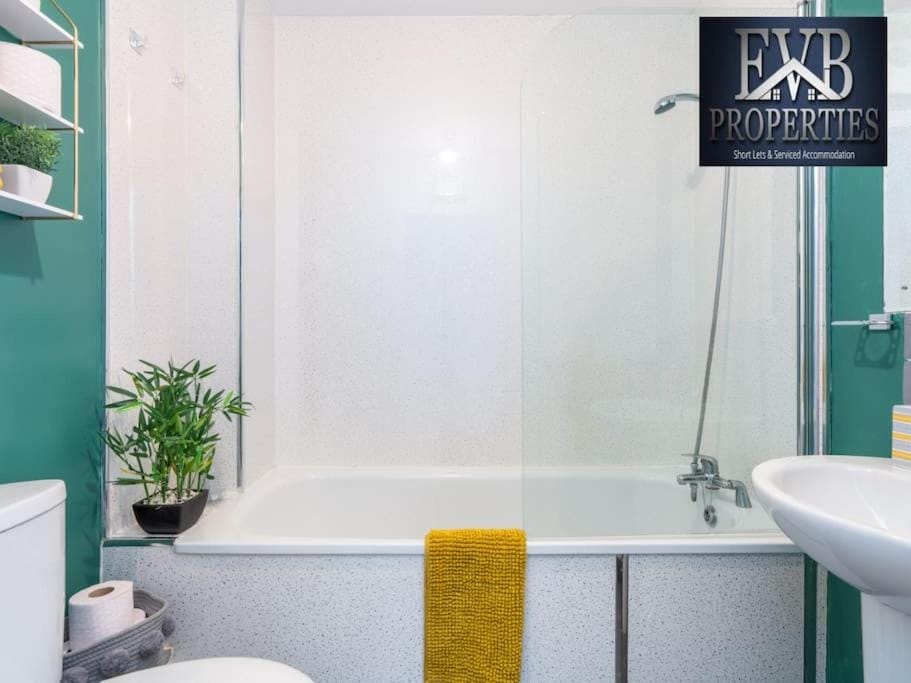 Charming Cosy Getaway Ideal for Leisure & Business Apartment in Southampton