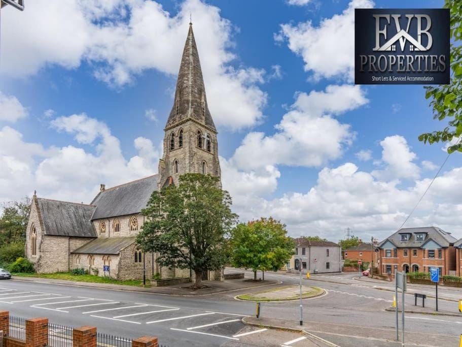 Charming Cosy Getaway Ideal for Leisure & Business Apartment in Southampton