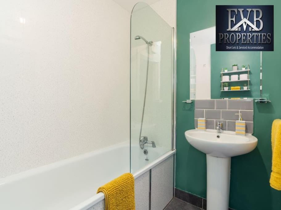 Charming Cosy Getaway Ideal for Leisure & Business Apartment in Southampton