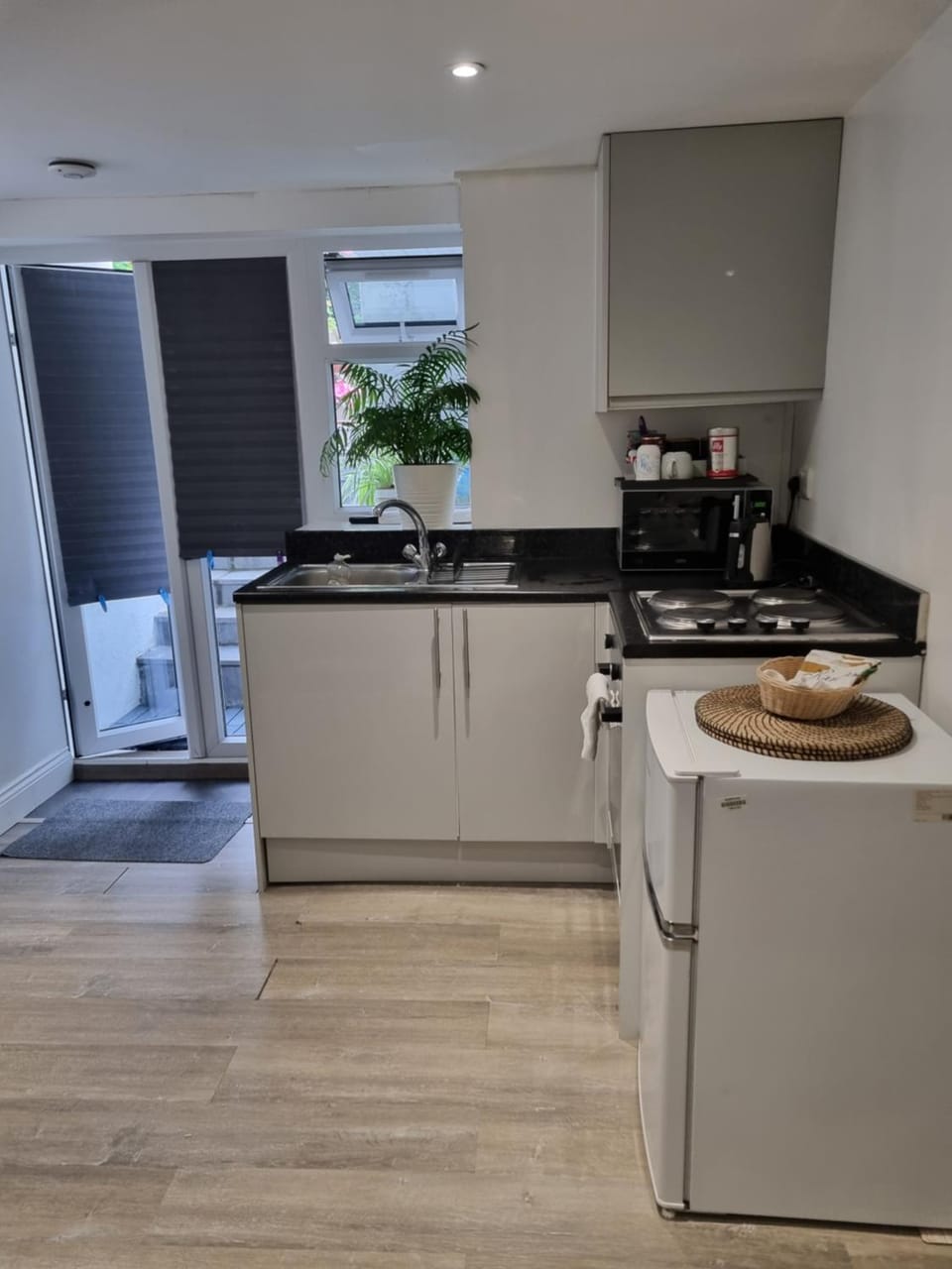 Modern self contain studio Own Private Access Apartment in London