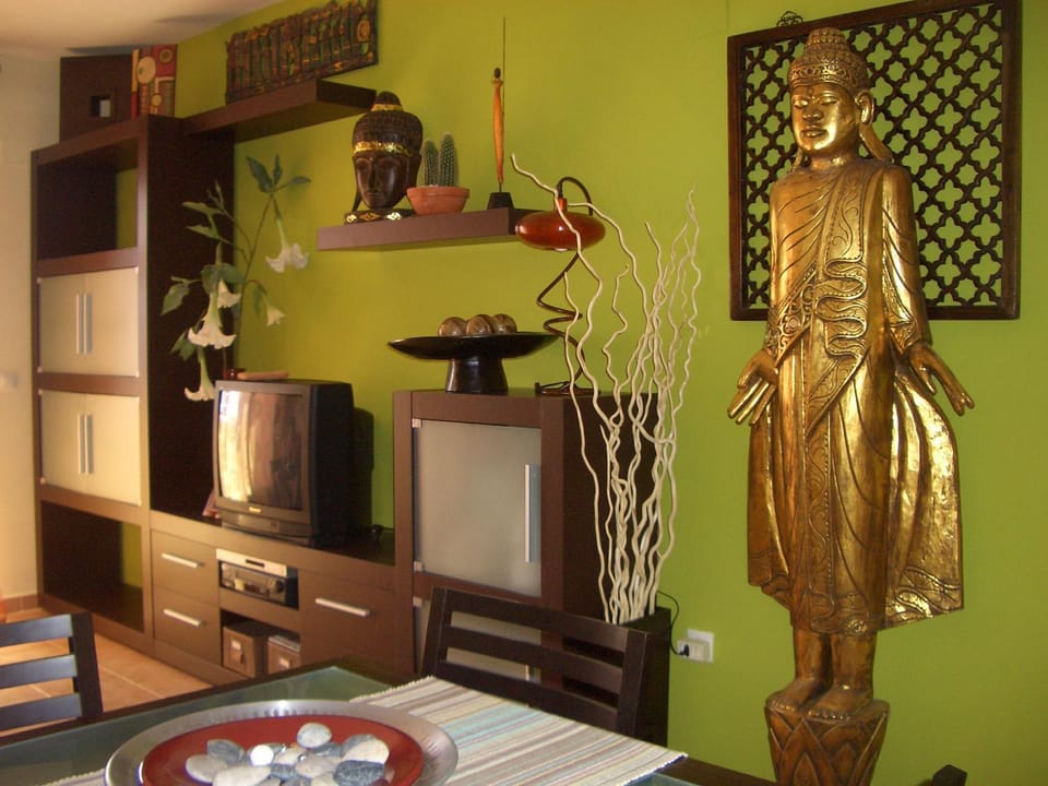 Communal lounge/ TV room