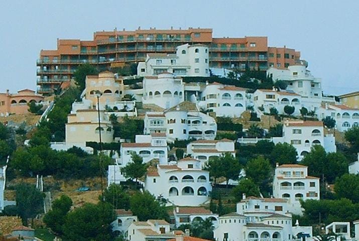 Property building, Neighbourhood