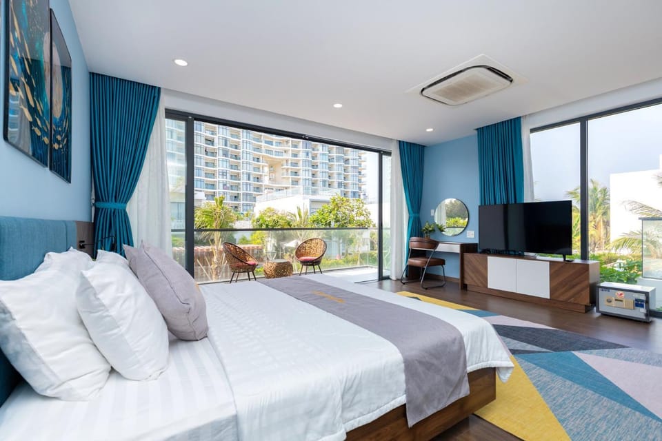 Palm Villa 35 (Luxury Seaview Pool Villa with Karaoke Room Inside Resort near The Beach and The Park for Children) Villa in Vung Tau