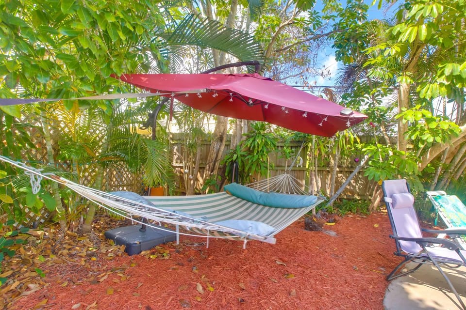 6 Mi to Palm Beach: Studio w/ Pool Access! Apartment in Lake Worth