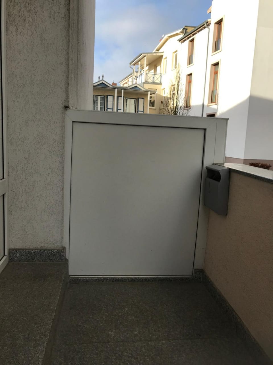 Facade/entrance
