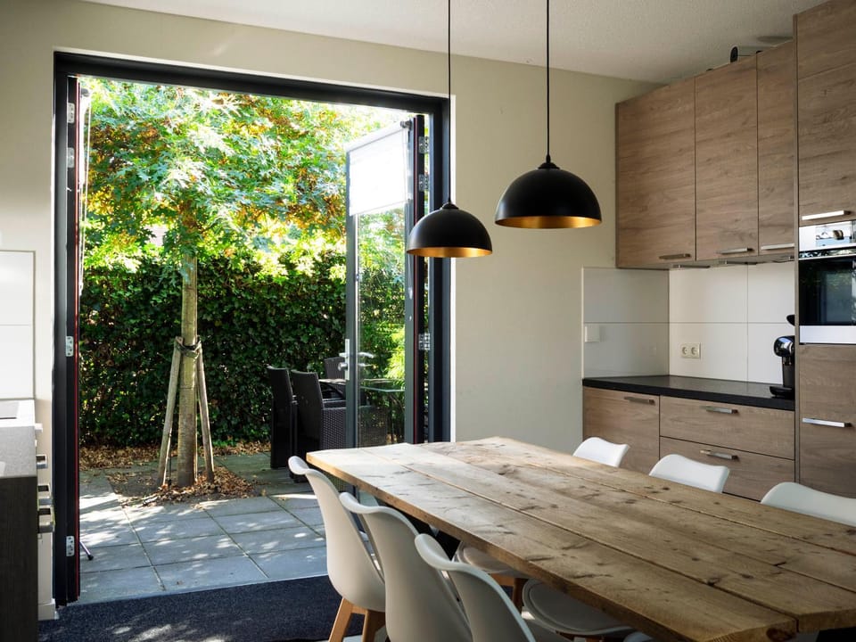 Kitchen or kitchenette, Dining area, Garden view