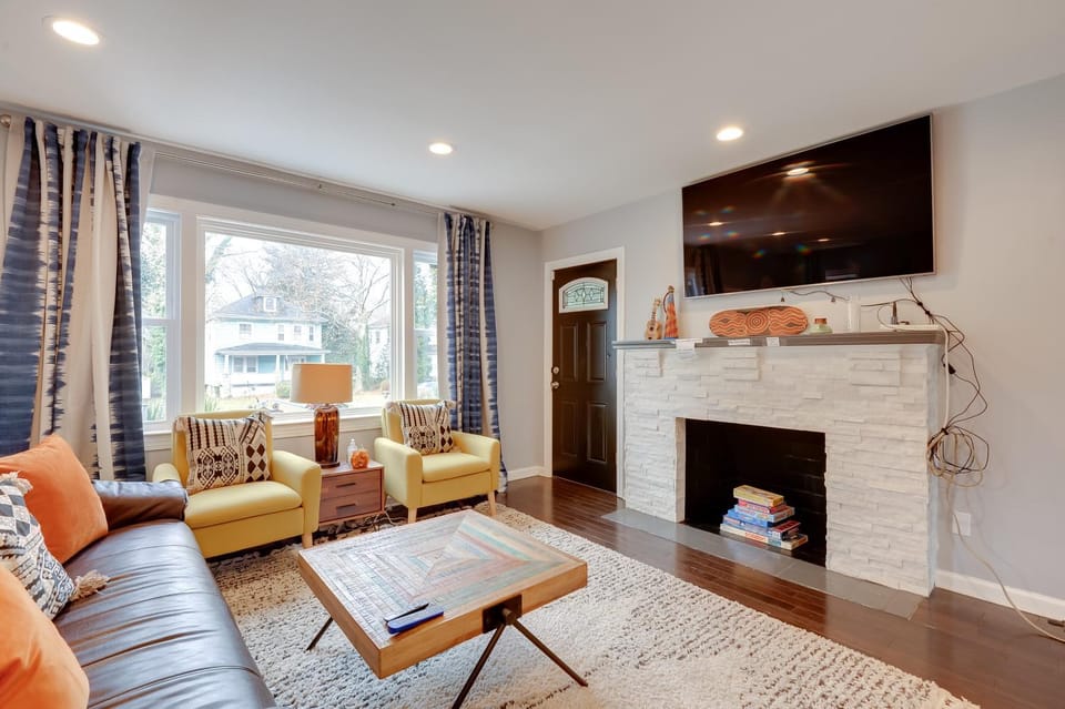 Charming Baltimore Getaway - 5 Miles to Downtown! House in Gwynn Oak