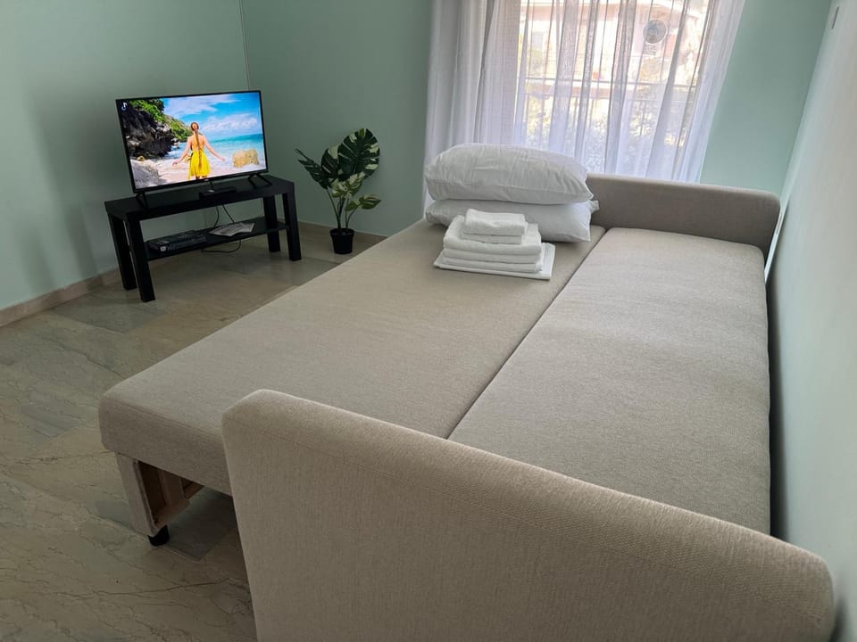 TV and multimedia, Living room, Seating area, towels